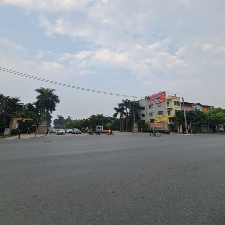 Bán nhà 5 tầng 123m2 đường 22m tại Trâu Quỳ, Gia Lâm, Hà Nội. 2x tỷ.