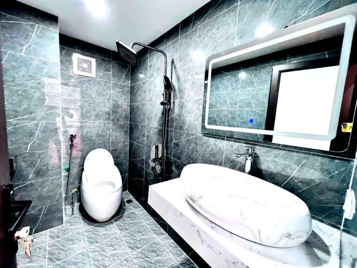 Tuyệt Phẩm Yên Hòa, Cầu Giấy diện tích 41m2, mặt tiền 6m, 7 tầng thang máy, gần phố.