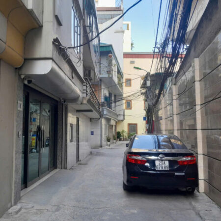 BÁN NHÀ DÂN XÂY BỒ ĐỀ, LONG BIÊN, 40M*5T, 10,5 TỈ. GARA, THANG MÁY, TIỆN ÍCH.