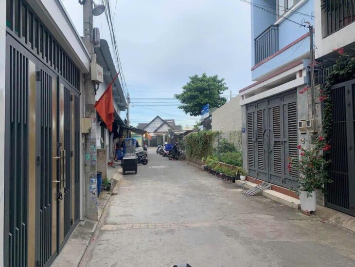 Bán đất thổ cư 58,4m2, Hoàng Hữu Nam, Q9, sổ riêng, KDC xây kín gần Ngã 3 Mỹ Thành chỉ 4.1 tỷ