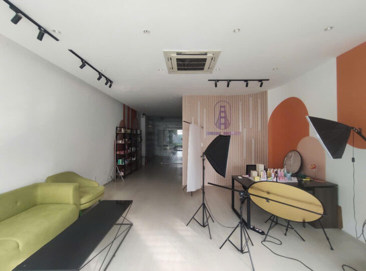 Cho Thuê Văn Phòng Khu Đô Thị Sala 30 Triệu, 100m2, Lầu 1, Bao Phí Quản Lý, Quận 2.