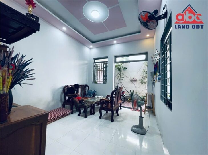 NP1046 bán gấp nhà chuyển công tác. xóm nhỏ an ninh, thuận lợi giao thông gần KCN