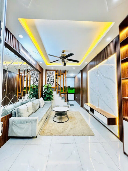 BÀN NHÀ NGỌC THỤY -LONG BIÊN -NGÕ NÔNG Ô TÔ ĐỖ , FULL NỘI THẤT DT 44M X 5 TẦNG GIÁ NHỈNH 6 TỶ TL