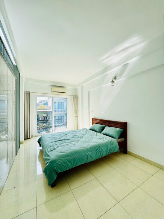 BÀN NHÀ NGỌC THỤY -LONG BIÊN -NGÕ NÔNG Ô TÔ ĐỖ , FULL NỘI THẤT DT 44M X 5 TẦNG GIÁ NHỈNH 6 TỶ TL