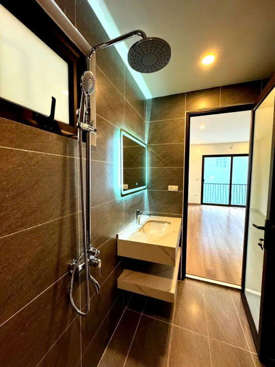 NHÀ MỚI- Ở LUÔN PHỐ NGỌC THỤY-LONG BIÊN, 5 TẦNG, 36M2,6.15 TỶ.