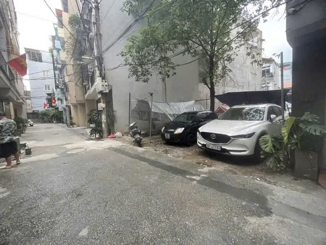 NHÀ ĐẸP- Ở LUÔN- NGOC THÔNG Ô TÔ, 38M2,5 TẦNG, 7.8 TỶ.LONG BIÊN.