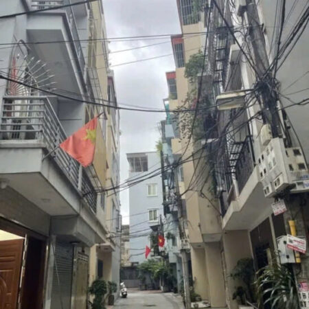 NHÀ ĐẸP- Ở LUÔN- NGOC THÔNG Ô TÔ, 38M2,5 TẦNG, 7.8 TỶ.LONG BIÊN.