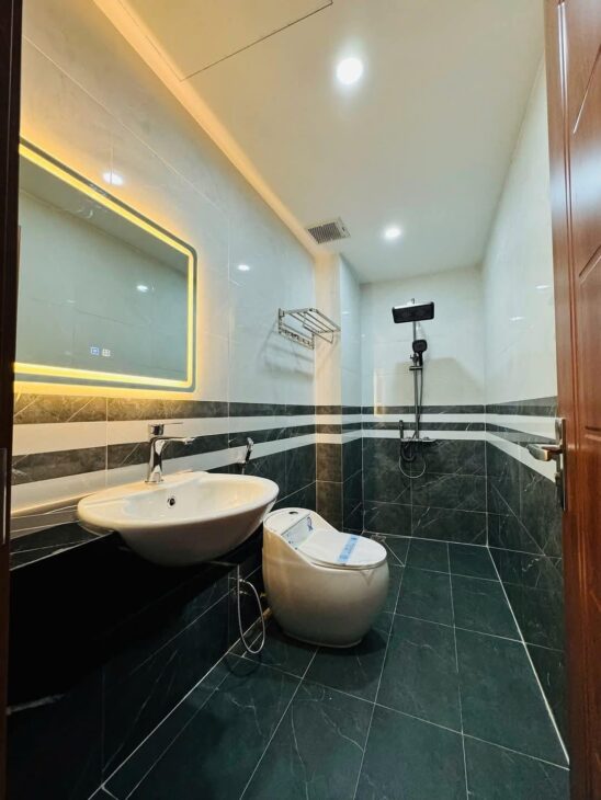 Bán nhà 53m², 6PN, 4WC, Lê Trọng Tấn, Thanh Xuân, 10.98 tỷ