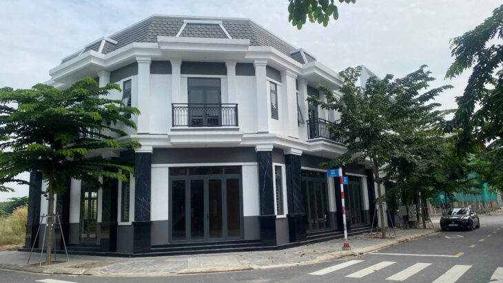 Nhà phố hiện đại tại Hòa Lợi, Bến Cát, giá rẻ 2,66 tỷ – Sổ hồng riêng! Modern Townhouse in Hoa Loi,