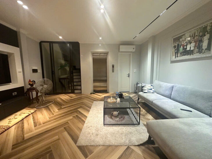 BAN NHÀ -VỊ TRÍ ĐẤC ĐẠ ,NGUYỄN VĂN CỪ LONG BIÊN -DIÊN TÍCH 90M THỰC TẾ 146M X 4 TẦNG GIÁ 9 TỶ TL