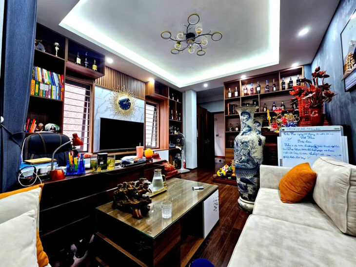 NHÀ ĐẸP- MẶT NGÕ THÔNG, LÔ GÓC PHỐ NGỌC THỤY- LONG BIÊN, 40M2,5 TẦNG, 7.7 TỶ.