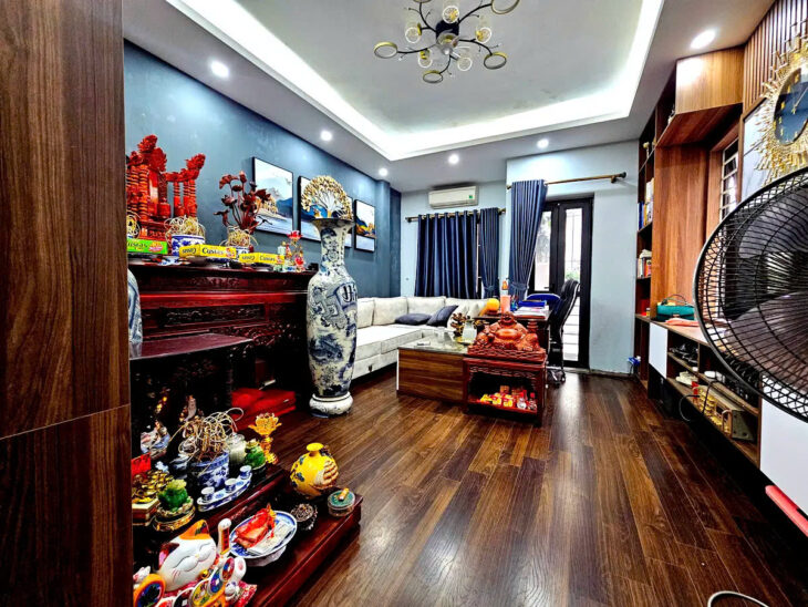 NHÀ ĐẸP- MẶT NGÕ THÔNG, LÔ GÓC PHỐ NGỌC THỤY- LONG BIÊN, 40M2,5 TẦNG, 7.7 TỶ.