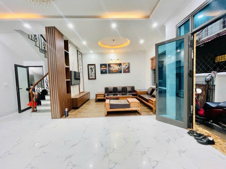 ???? CƠ HỘI SỞ HỮU NHÀ ĐẸP -#HỒNG TIẾN LONG BIÊN – NGÕ THÔNG FULL NỘI THẤT ,VỊ TRÍ ĐẮC ĐỊA -DIEN TÍCH