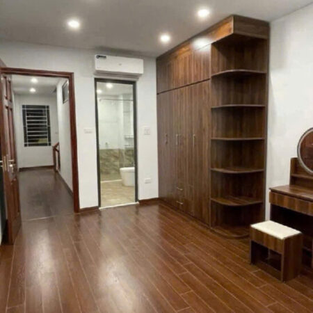 HIẾM – NHÀ NGỌC THUỴ – LONG BIÊN – 50M x 5 TẦNG – GIÁ NHỈNH 6 TỶ 20M RA NGÕ Ô TÔ – 100M RA MẶT