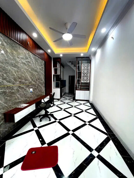 BÁN NHÀ PHỐ ĐỨC GIANG- LONG BIÊN, 35M2,5 TẦNG,MT 3.8M, 6.4 TỶ.KINH DOANH, Ô TÔ QUA.