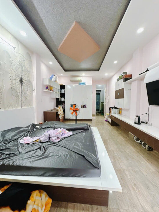 Mặt tiền kinh doanh đường số Khánh Hội giao Tân Vĩnh HƠN 200 Triệu m Q4 NGANG 4.5 DÀI 11 ĐÚC 5