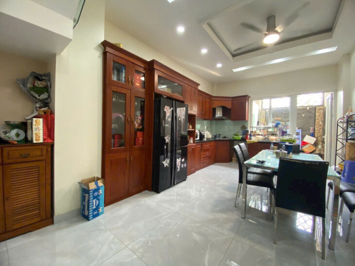 Bán nhà 3 tầng, 135m², 5PN, 5WC, Linh Tây, Thủ Đức, 8.8 tỷ