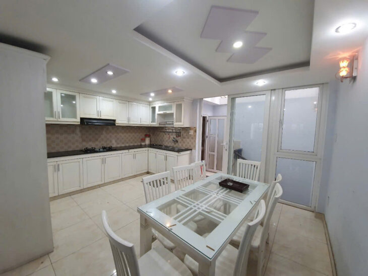 Bán nhà 3 tầng, 135m², 5PN, 5WC, Linh Tây, Thủ Đức, 8.8 tỷ