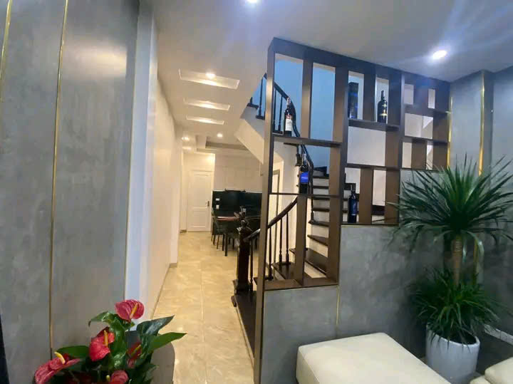 MỚI KOONG – LÔ GÓC – THANG MÁY – Ô TÔ TRÁNH – GẦN PHỐ – 6TY