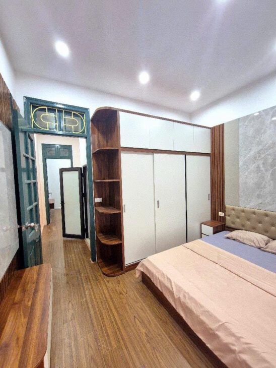 Bán nhà 4 tầng, 42m², ô tô đỗ cửa, ngõ thông kinh doanh, Quỳnh Lôi, Hai Bà Trưng – 8.5 tỷ