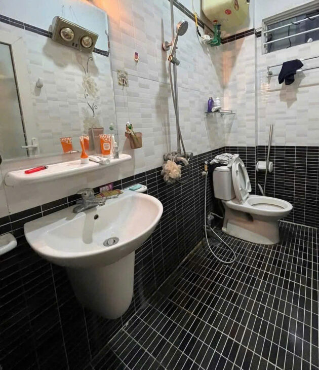 Bán Gấp Nhà Nguyễn Khánh Toàn, Cầu Giấy 6 Tầng, ô tô tránh 30m, 9 phòng, 10 Tỷ