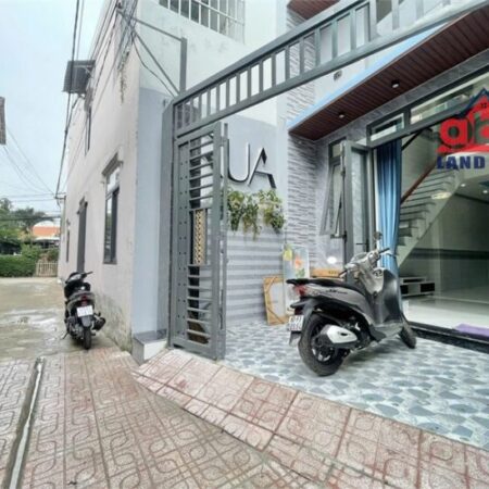 NP1089 nhà 1 lầu thiết kế hiện đại, gồm 3 phòng ngủ, với vị trí thuận lợi giao thông