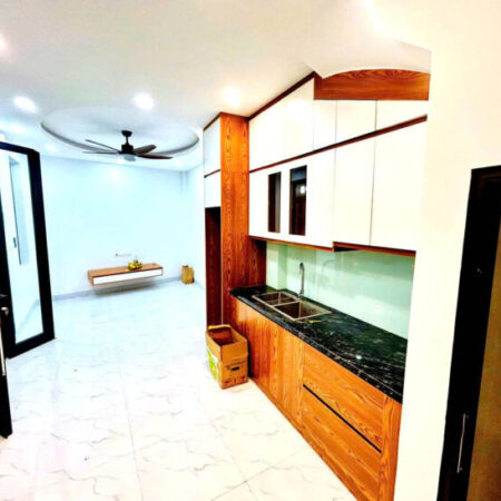 NHÀ MỚI- Ở LUÔN FULL NỘI THẤT PHUC LỢI- LOGN BIÊN, 30M2, 5 TẦNG,4.2 TỶ.