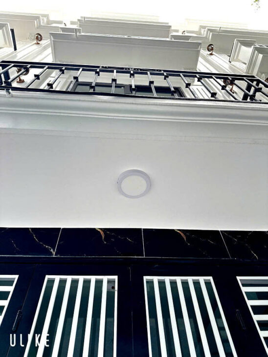 NHÀ MỚI- ĐẸP PHỐ THẠCH BÀN-LONG BIÊN, 30M2,5 TẦNG, MT 3.5M, 4.7 TỶ.