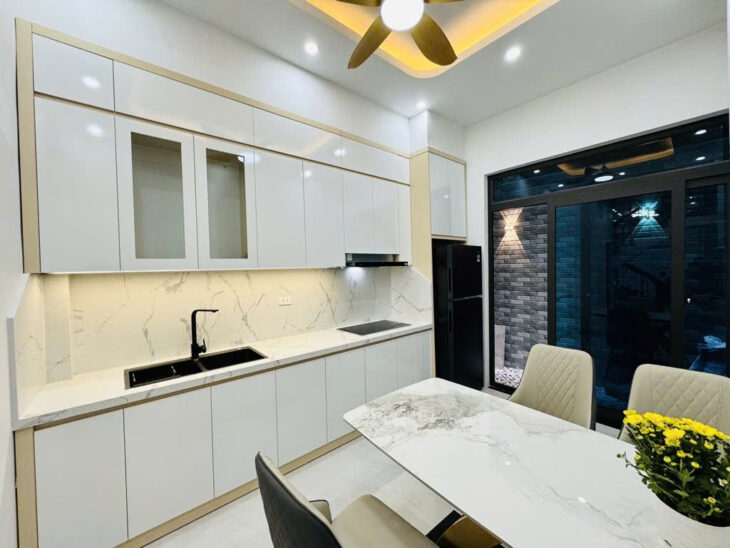 Mặt phố Mai Anh Tuấn Hoàng Cầu – 18.3 tỷ – 6 tầng thang máy