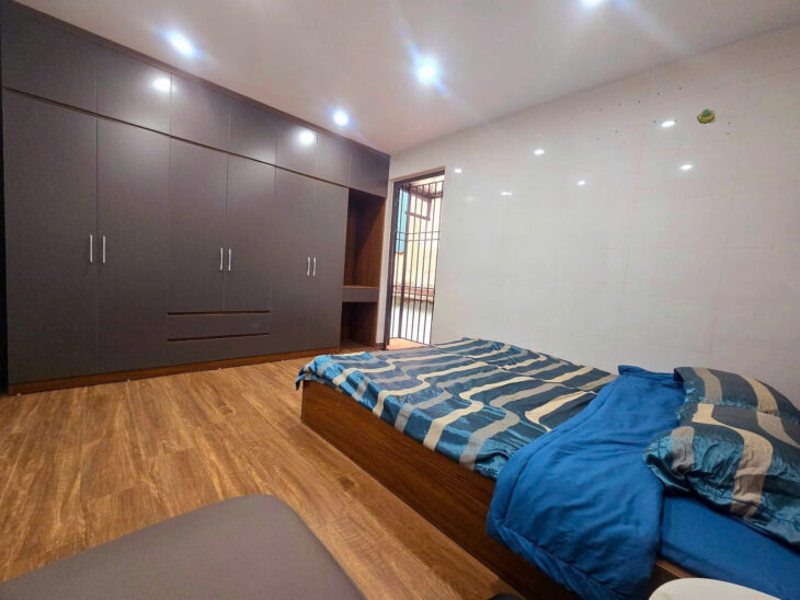Chính chủ gửi bán tập thể tầng 3 Phương Mai, Đống Đa, đẹp hơn chung cư, nhà chia 2 gian có thể cho