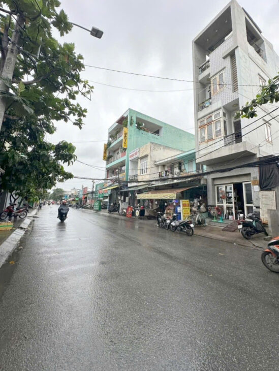 Nhà đep ở ngay, DT 48m2 ( 4.5 x 10 ) x 2 tầng, Hiệp Bình Chánh, Thủ Đức, giá chỉ 3.4 tỷ.