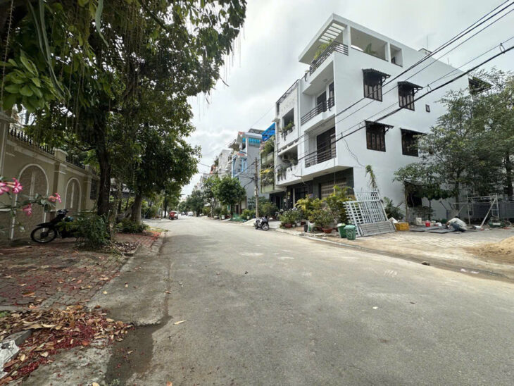 BIỆT THỰ KHU VIP NAM LONG, QUẬN 7. 170m2 – 5 TẦNG – NGANG 8M – CHỈ 22.3 TỶ