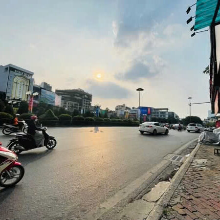 Bán nhà Dòng tiền 3000$/ tháng tại Ngõ 520 Phố Xã Đàn, Đống Đa, Hà Nội, 22 tỷ, 80m2