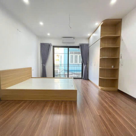 NHÀ MỚI Ô TÔ ĐỖ CỬA PHỐ NGỌC TRÌ- LONG BIÊN, 35M2,5 TẦNG- THANG MÁY, 5.3 TỶ.