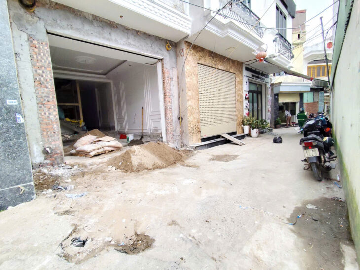 Nhà 5 tầng Thang Máy – mới tinh độc lập – phố Vũ Chí Thắng, ngõ ô,tô Giá 6.5 tỉ