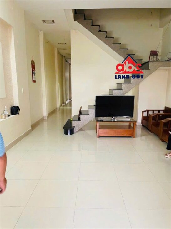 NP1096 bán nhà 1 trệt 1 lầu. gần chợ, hẻm thông thuận lợi di chuyển nhiều hướng