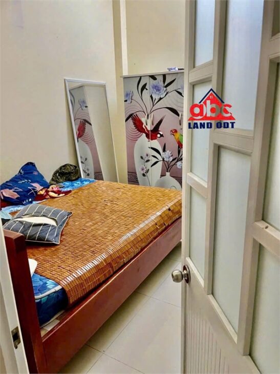 NP1096 bán nhà 1 trệt 1 lầu. gần chợ, hẻm thông thuận lợi di chuyển nhiều hướng