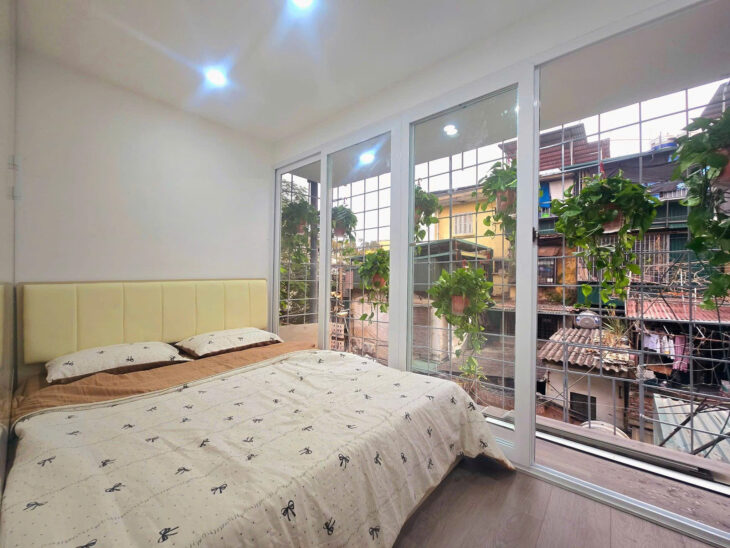 Chính chủ gửi bán tập thể tầng 3 Phương Mai, Đống Đa, 2 ngủ khép kín, nhà đẹp gần phố