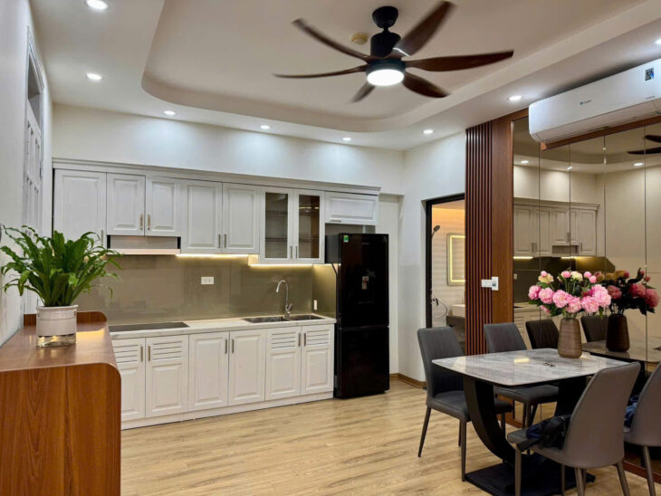 Chính chủ gửi bán chung cư Nguyễn Cơ Thạch, Mỹ Đình, 2 ngủ 2 vệ sinh, đủ nội thất đẹp, khu dân sinh