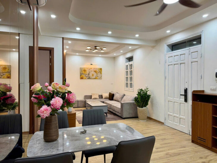 Chính chủ gửi bán chung cư Nguyễn Cơ Thạch, Mỹ Đình, 2 ngủ 2 vệ sinh, đủ nội thất đẹp, khu dân sinh