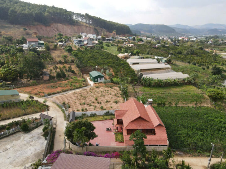 BÁN CĂN BIỆT THỰ GỖ MỚI TOANG, SIÊU ĐẸP