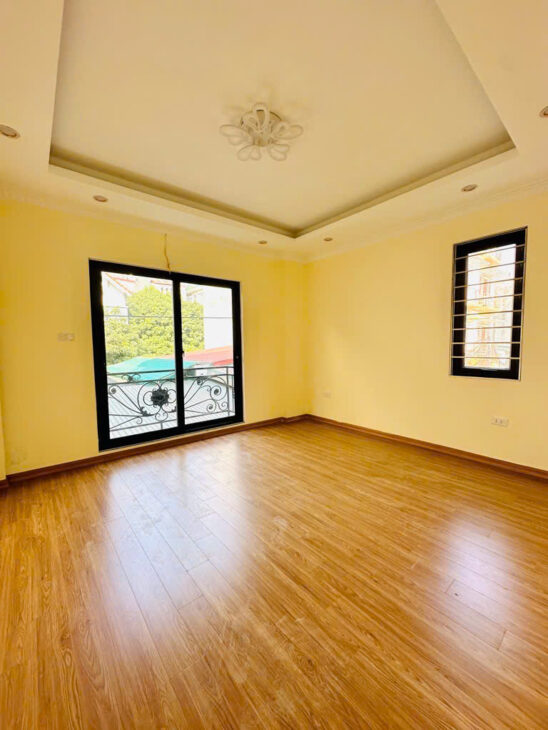 Nam Dư Lĩnh Nam Nhà Mới Ngõ Thông Ô Tô Đỗ Cửa Vào Nhà 32m 5 Tầng 6.5 tỷ