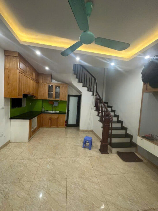 BÁN GẤP NHÀ NGỌC THỤY- LONG BIÊN DT 30M X 5 TẦNG FULL NỘI THẤT NGÕ NÔNG Ô TÔ ĐỖ- GIÁ HƠN 6 TỶ TL