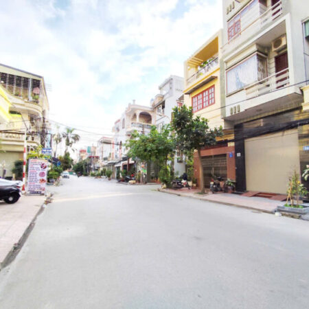 Mặt đường Tô Vũ – 193 Văn Cao, 80 5 tầng mới tinh – Thang Máy – Giá 12.5 tỉ – vị trí đẹp Mặt đường Tô Vũ – 193 Văn Cao, 80 5 tầng mới tinh – Thang Máy – Giá 12.5 tỉ – vị trí đẹp