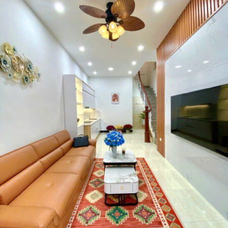 Cầu Giấy HÀNG HIẾM TẶNG FULL NỘI THẤT, 40m ra mặt phố 30/35 m2 4T 7.9 tỷ