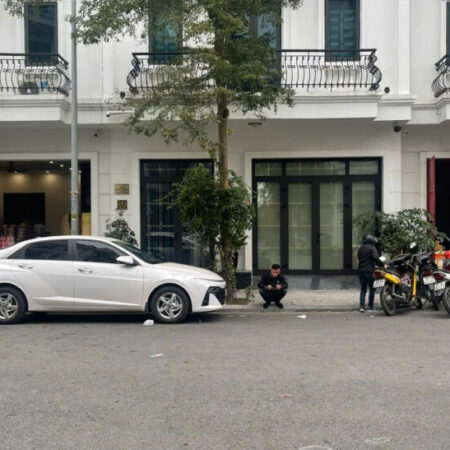 NHÀ ĐẸP KĐT KIẾN HƯNG LUXURY