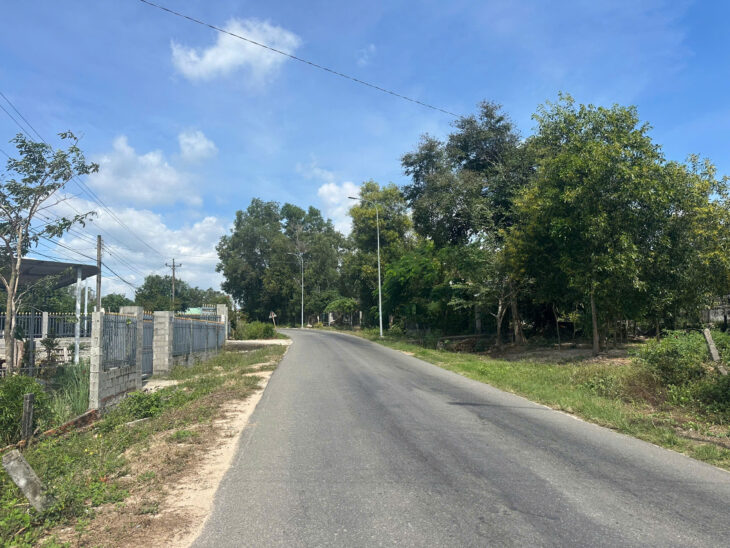 NGỢP BANK! 1.35 TỶ 10m x 30m Đường Cù Chính Lan – TX LaGi có 100m2 ONT