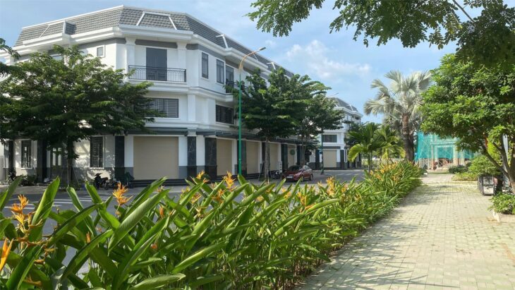 Đầu Tư Nhà Phố Thương Mại Hòa Lợi, Bến Cát – Đón Năm Mới 2025 Cùng Quà Tặng Lớn Đầu Tư Nhà Phố Thương Mại Hòa Lợi, Bến Cát – Đón Năm Mới 2025 Cùng Quà Tặng Lớn