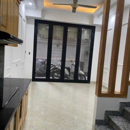 NHÀ ĐẸP ĐÓN TẾT – NGỌC THỤY LONG BIÊN – DT 32M X 5 TẦNG NGÕ THÔNG Ô TÔ ĐỖ TIỆN ÍCH VÔ VÀN -SANG TÊN