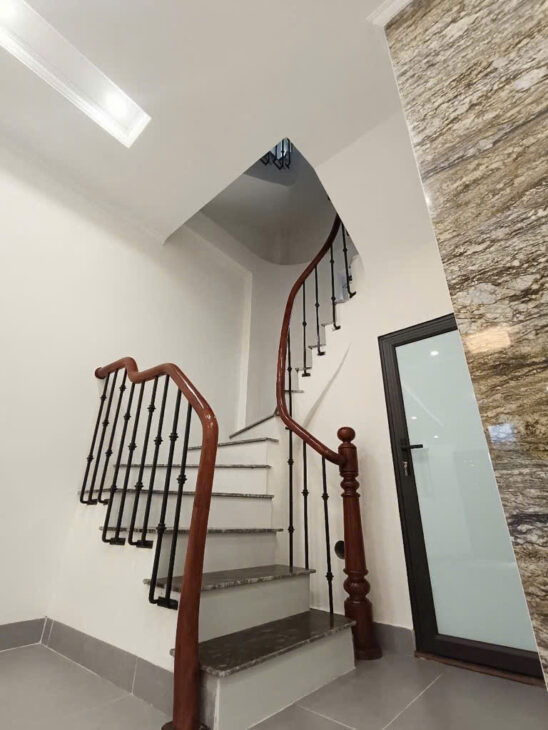 BA ĐÌNH- NHÀ ĐẸP ĐÓN TẾT – LO GÓC – Ô TÔ QUA NHÀ – NGÕ THÔNG – KINH DOANH – 3 THOÁNG – THANG MÁY